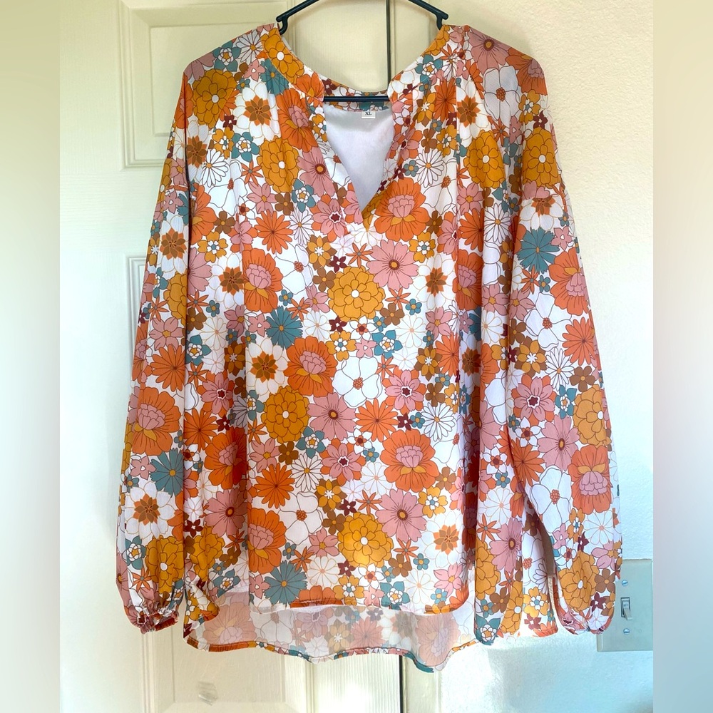 Floral flowy 70s inspired Hippie blouse